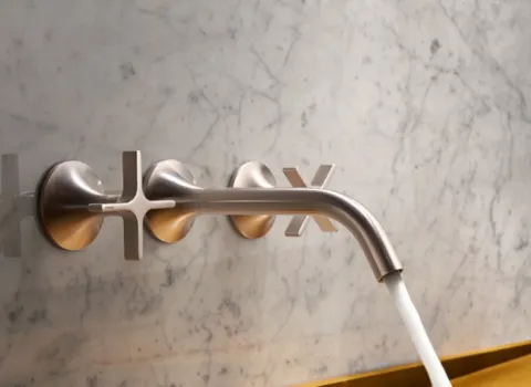 Wandarmatur Vaia von Dornbracht in Platin